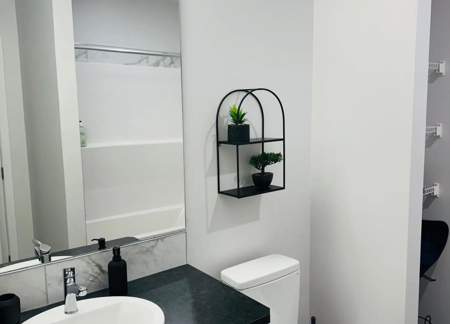 Daire The Glacier Royale - 1 Bed Suite In Nw YYC