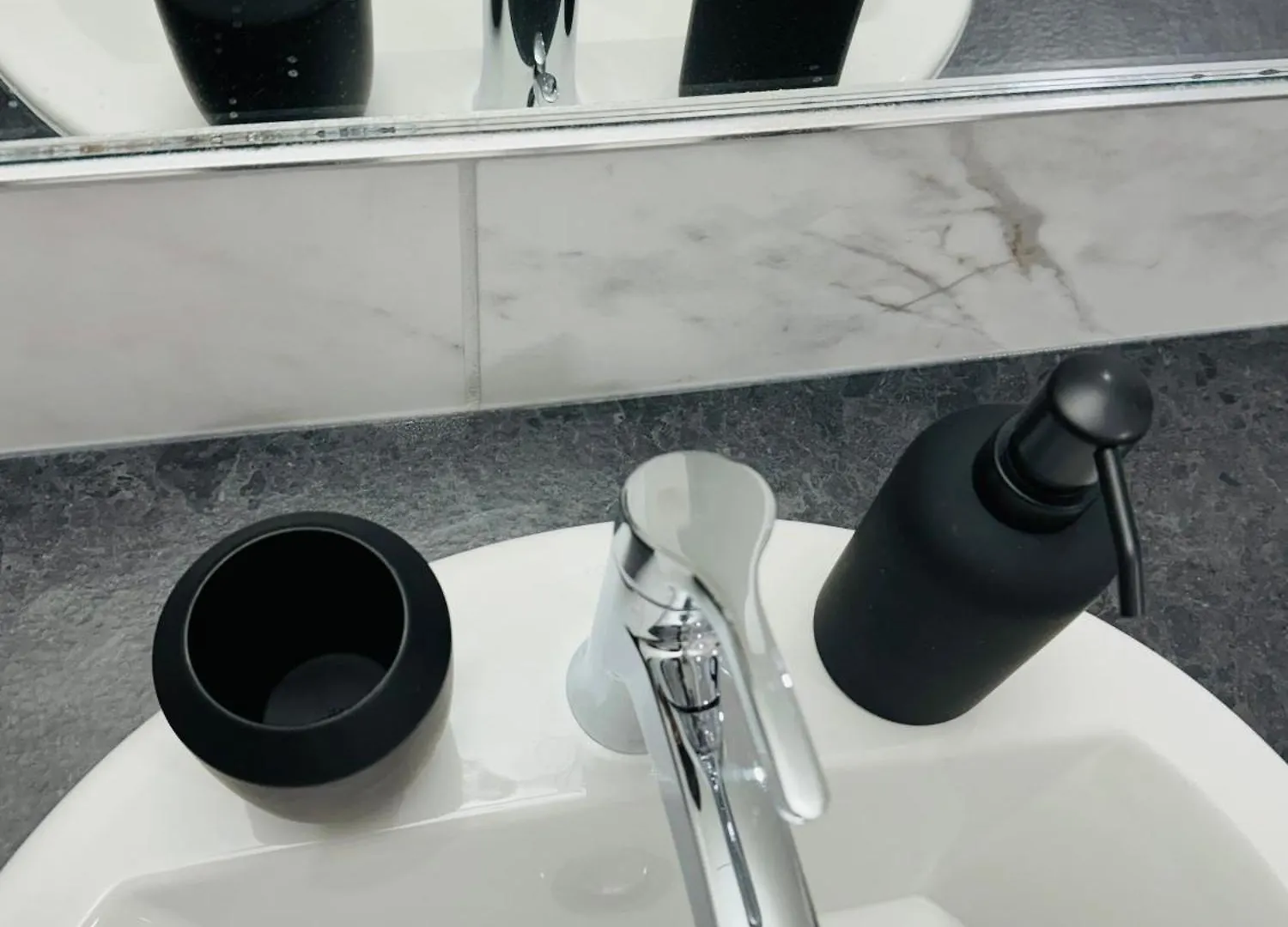 The Glacier Royale - 1 Bed Suite In Nw Calgary Canada